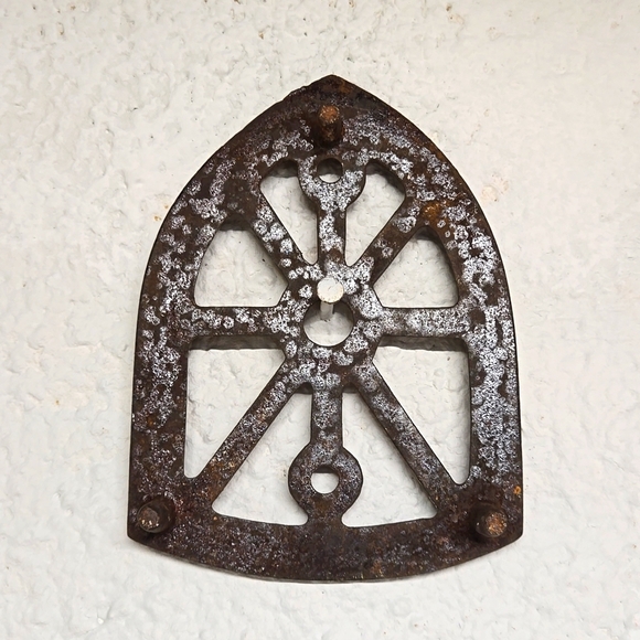 Vintage Antique Sad Iron Trivet Stand Rustic Patina Metal Cast Iron Primitive - Picture 12 of 17